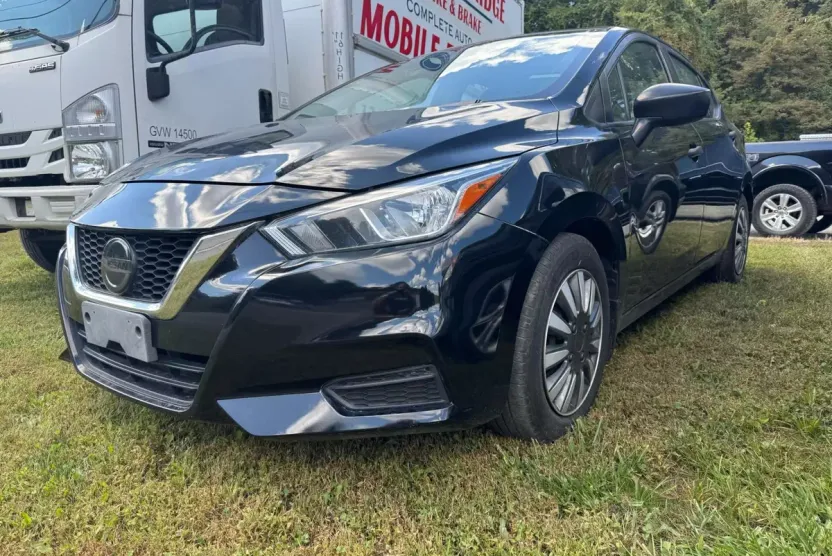 2020 Nissan Versa 1.6 S photo 1
