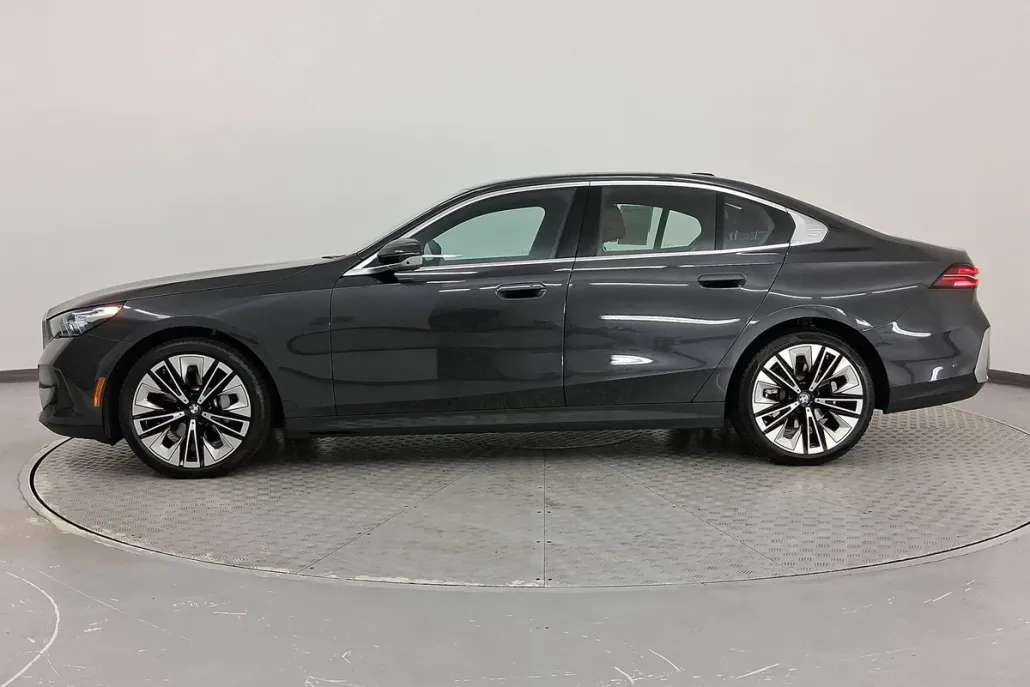 2025 Bmw 530i photo 1