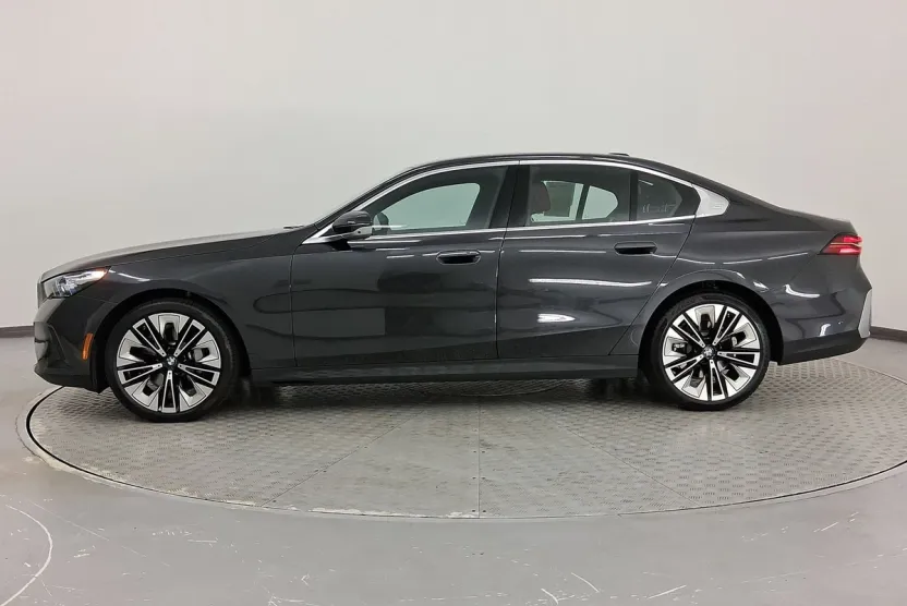 2025 Bmw 530i photo 1