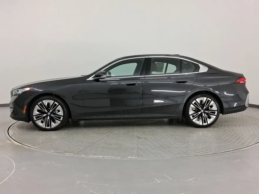 2025 Bmw 530i photo 1