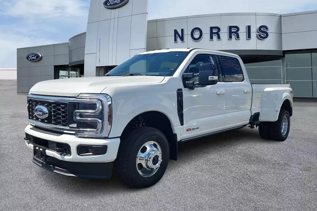 2026 Ford F-350 Platinum photo 1