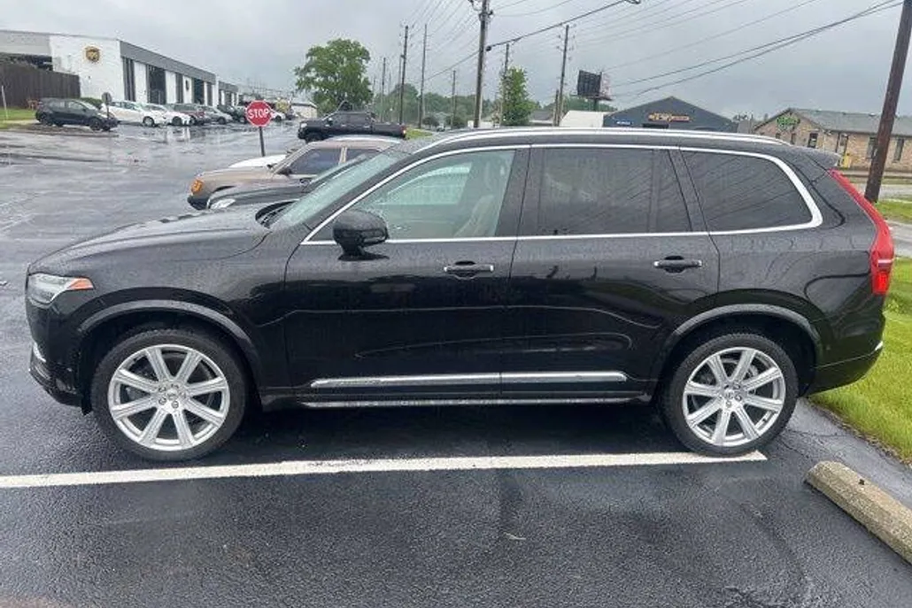 2017 Volvo XC90 T6 Inscription photo 1