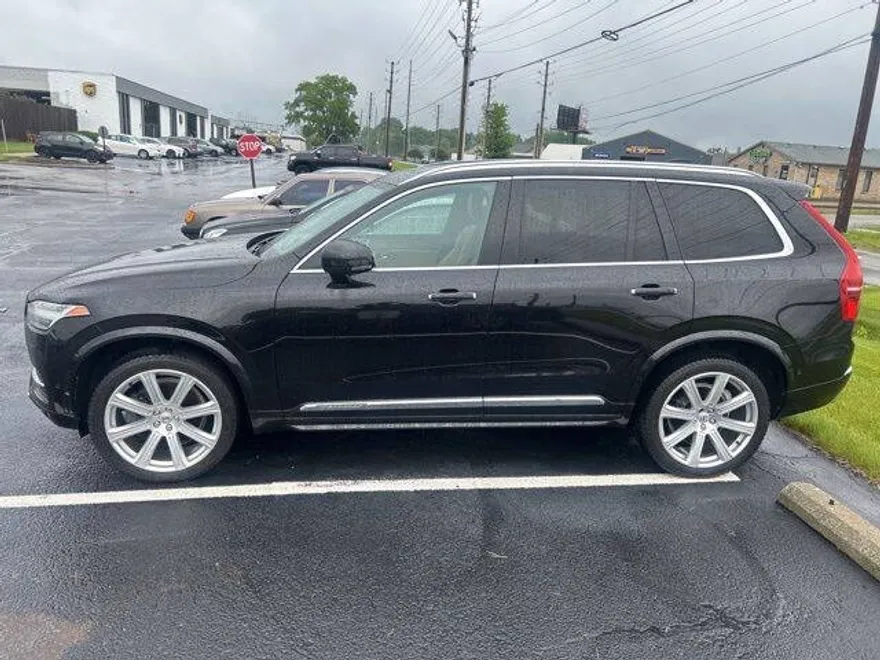 2017 Volvo XC90 T6 Inscription photo 1