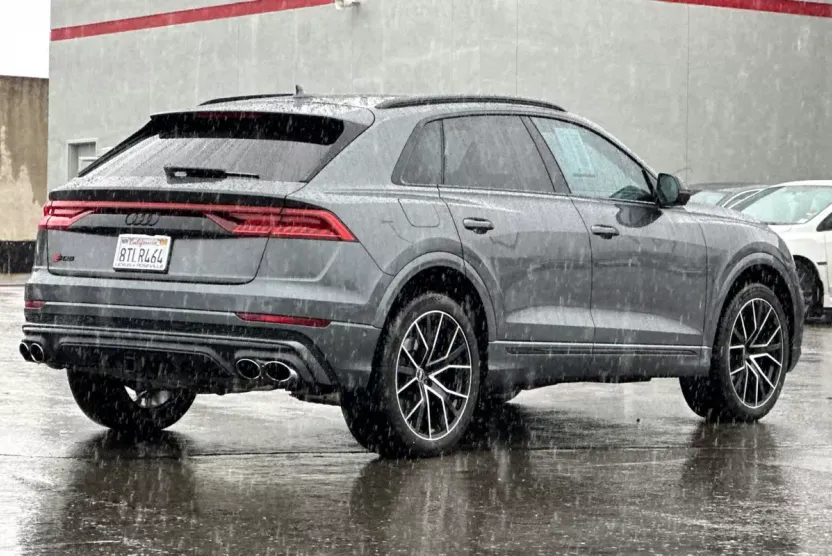 2021 Audi SQ8 Prestige photo 1