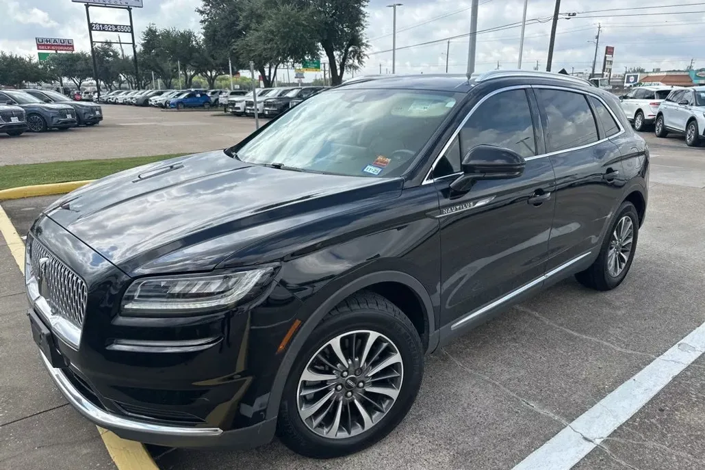 2021 Lincoln Nautilus Standard photo 1