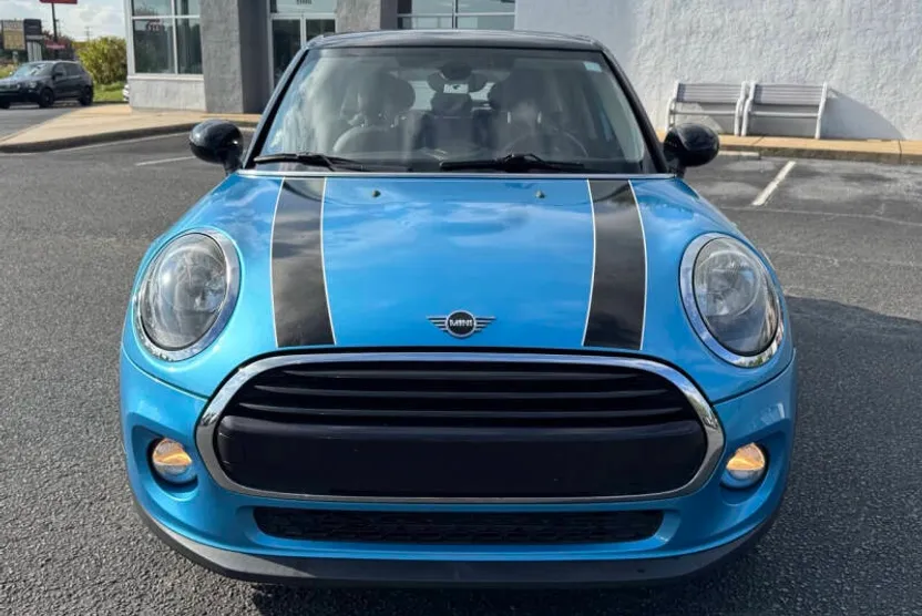2019 Mini Cooper 4 Door Hardtop photo 1