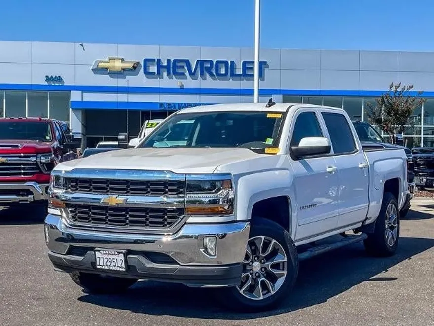 2018 Chevrolet Silverado 1500 LT photo 1