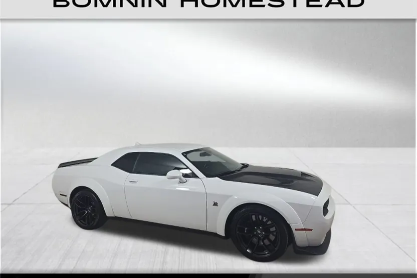 2023 Dodge Challenger R/T Scat Pack Widebody photo 1