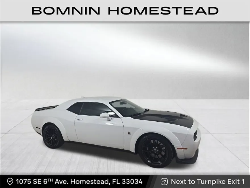 2023 Dodge Challenger R/T Scat Pack Widebody photo 1