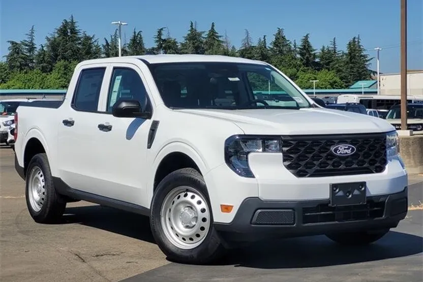 2025 Ford Maverick XL photo 1