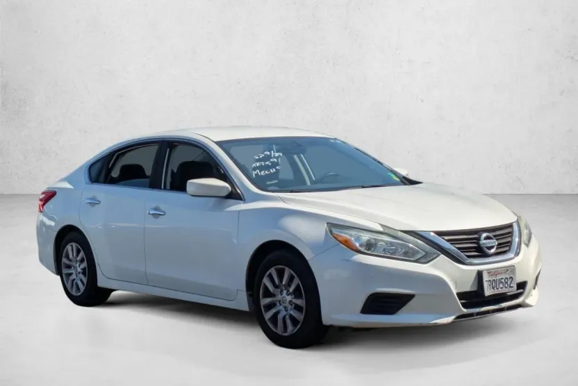 2016 Nissan Altima 2.5 S photo 1