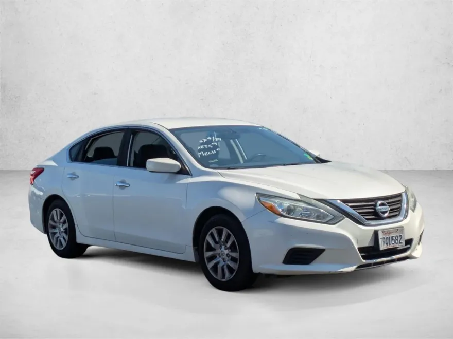 2016 Nissan Altima 2.5 S photo 1