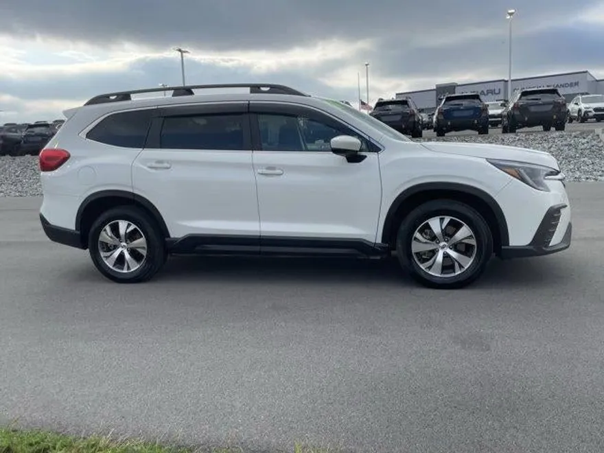 2024 Subaru Ascent Premium photo 1