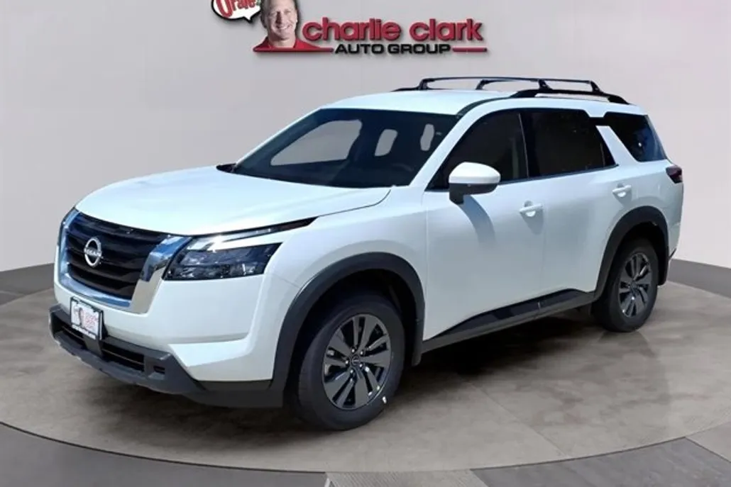 2025 Nissan Pathfinder SV photo 1