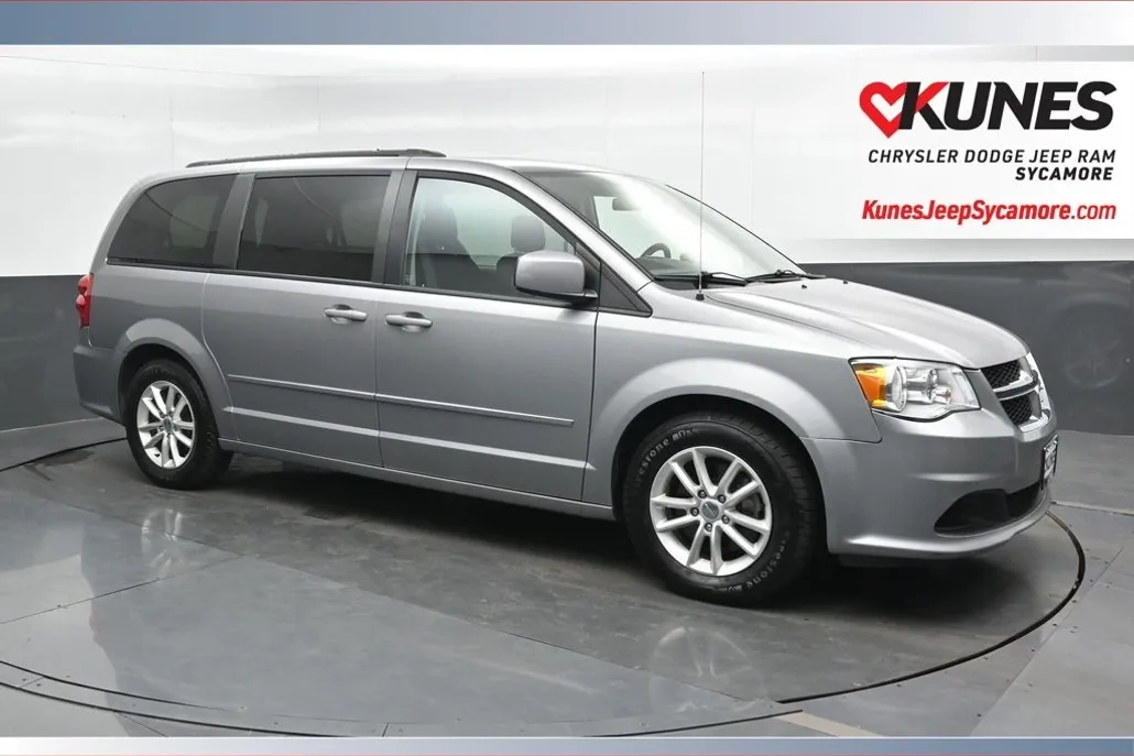 2016 Dodge Grand Caravan SXT photo 1
