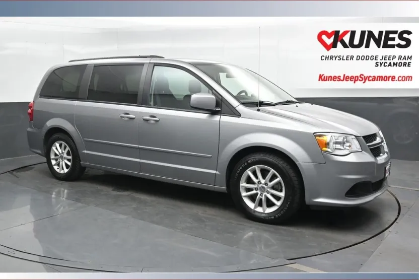 2016 Dodge Grand Caravan SXT photo 1