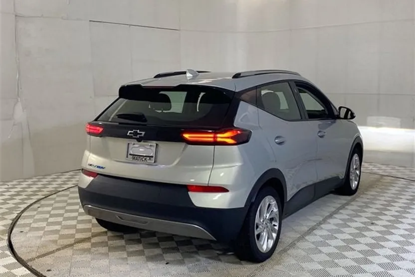 2023 Chevrolet Bolt EUV photo 1
