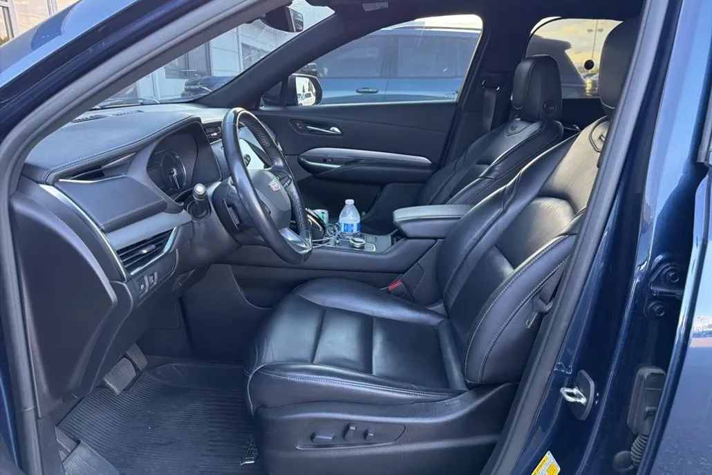 2020 Cadillac XT4 Premium Luxury photo 1