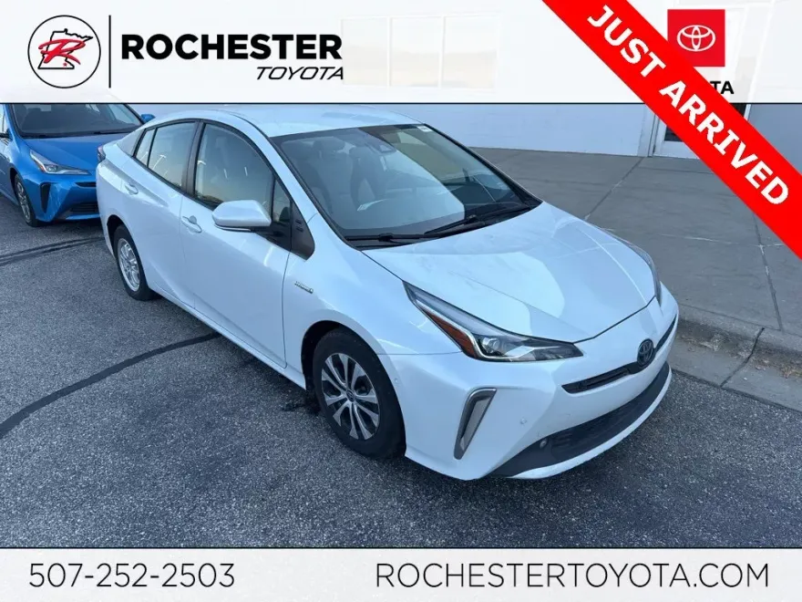 2021 Toyota Prius LE AWD-e photo 1