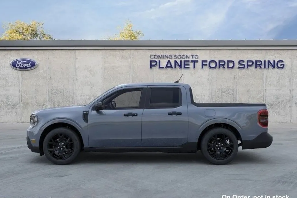 2025 Ford Maverick XLT photo 1