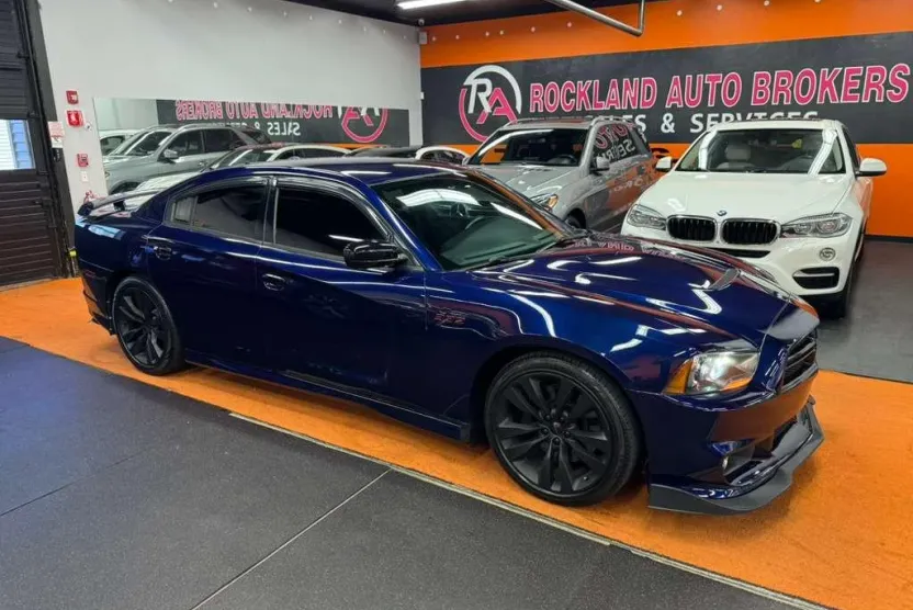 2014 Dodge Charger SRT8 photo 1