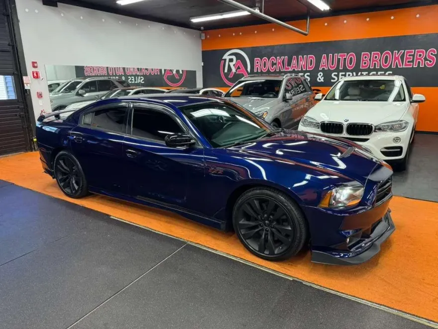 2014 Dodge Charger SRT8 photo 1