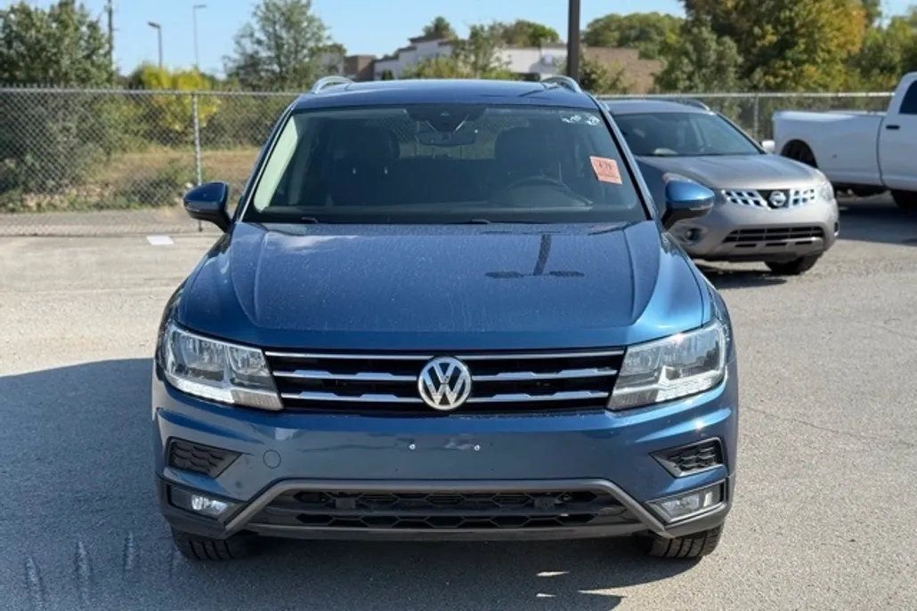 2020 Volkswagen Tiguan SEL photo 1