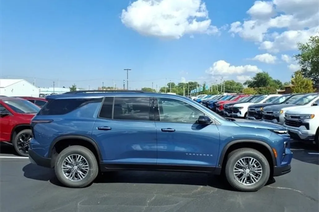 2026 Chevrolet Traverse photo 1