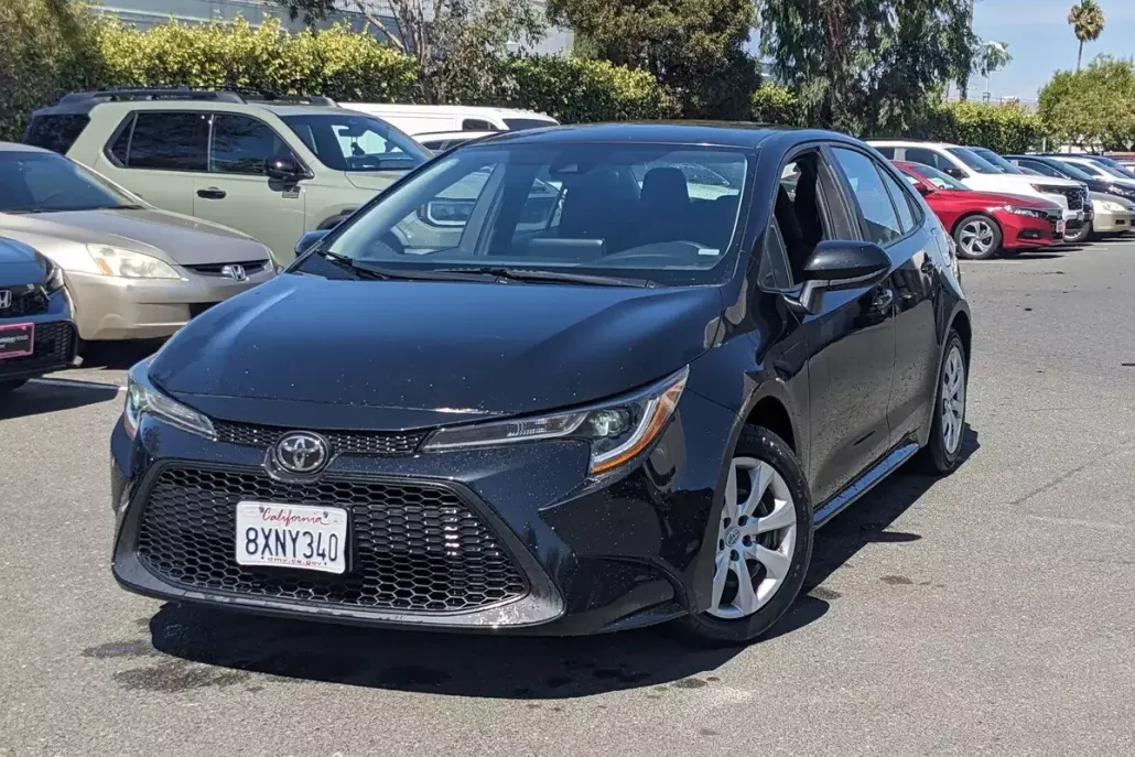 2022 Toyota Corolla LE photo 1
