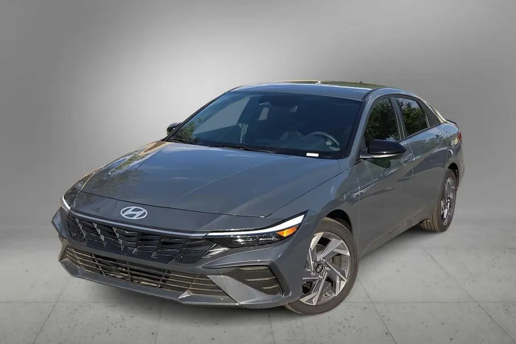2025 Hyundai Elantra SEL Sport photo 1