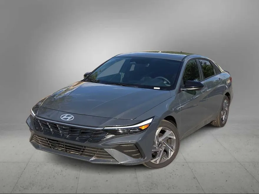 2025 Hyundai Elantra SEL Sport photo 1