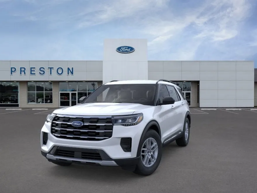 2025 Ford Explorer photo 1