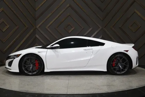 2017 Acura NSX photo 3