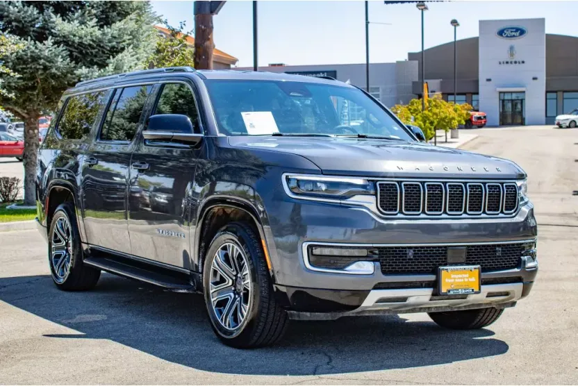 2024 Jeep Wagoneer L Series II photo 1