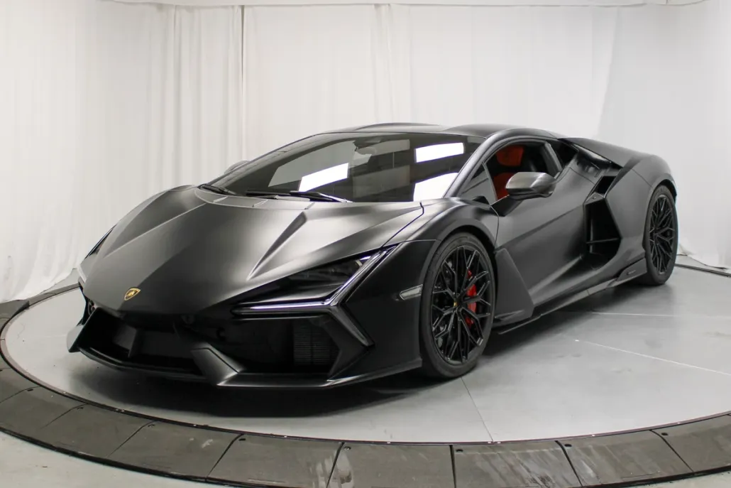 2025 Lamborghini Revuelto photo 1