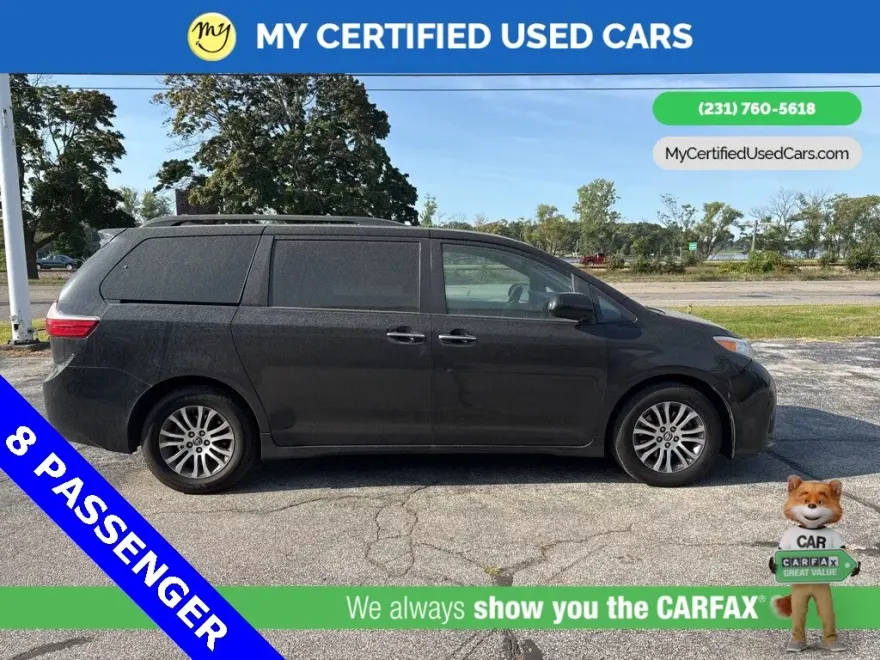 2018 Toyota Sienna XLE photo 1