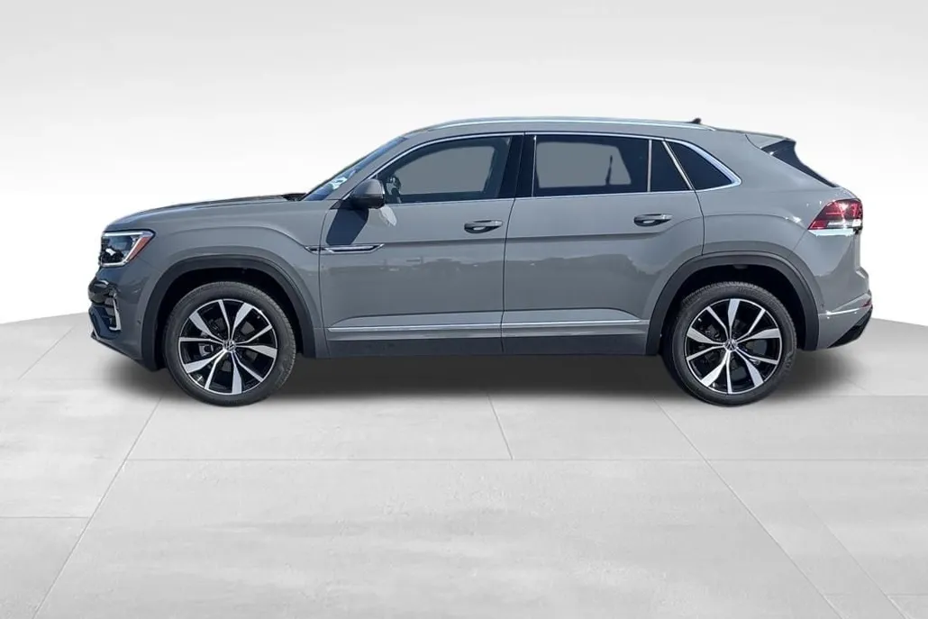 2026 Volkswagen Atlas Cross Sport SEL Premium R-Line photo 1