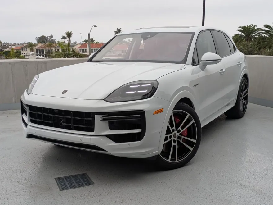 2026 Porsche Cayenne E-Hybrid Turbo photo 1