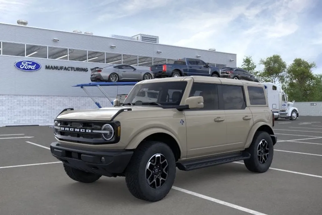 2025 Ford Bronco Outer Banks photo 1