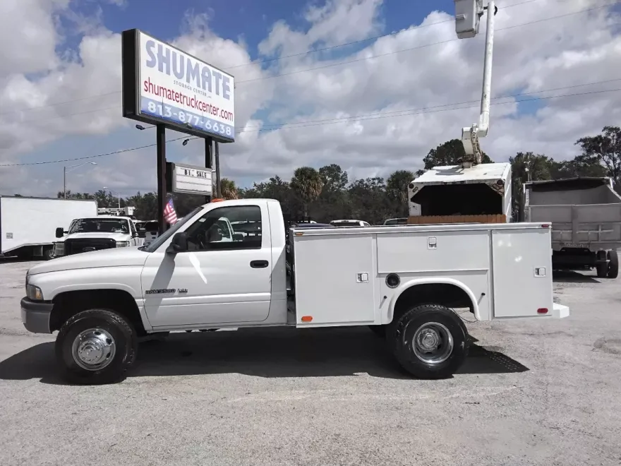 2001 Dodge Ram Chassis Cab 3500 photo 1
