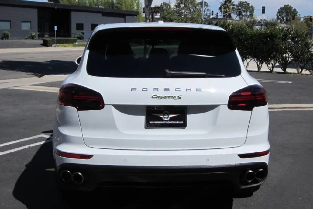 2017 Porsche Cayenne S E-Hybrid Platinum Edition photo 1