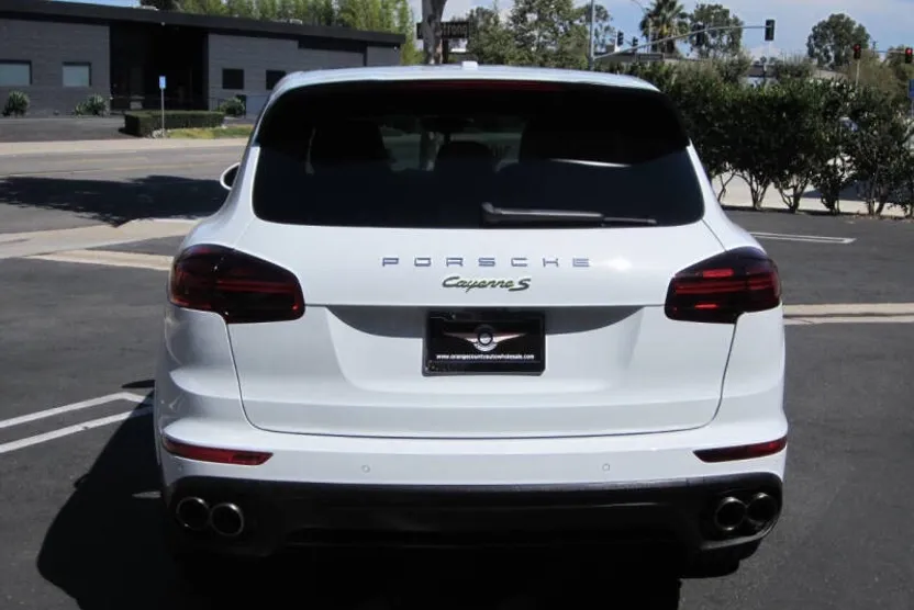 2017 Porsche Cayenne S E-Hybrid Platinum Edition photo 1