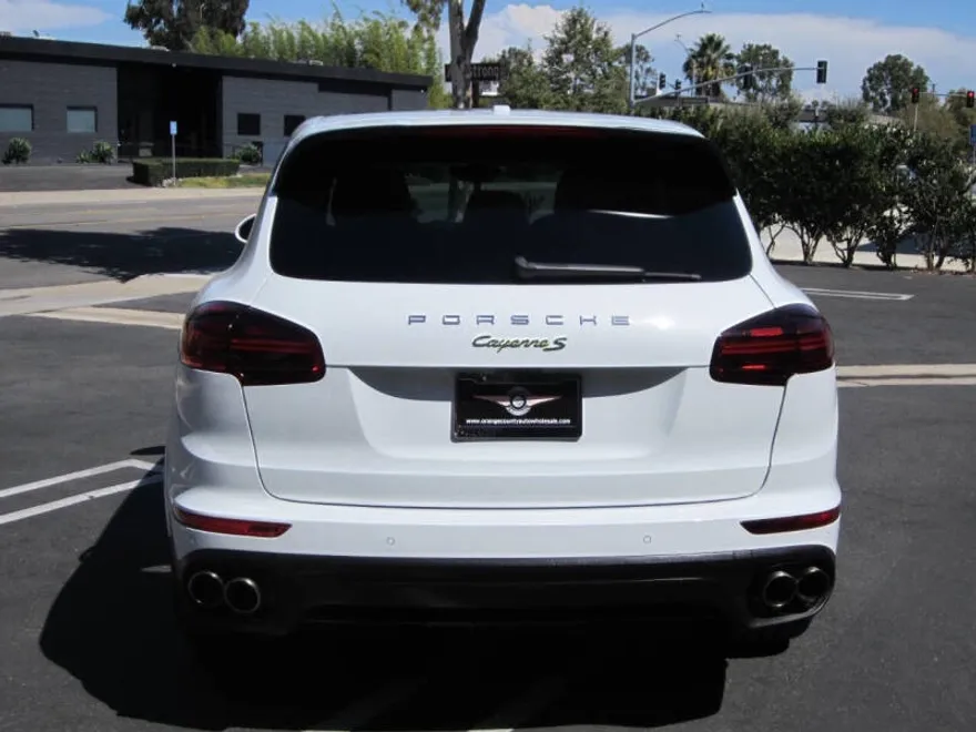 2017 Porsche Cayenne S E-Hybrid Platinum Edition photo 1