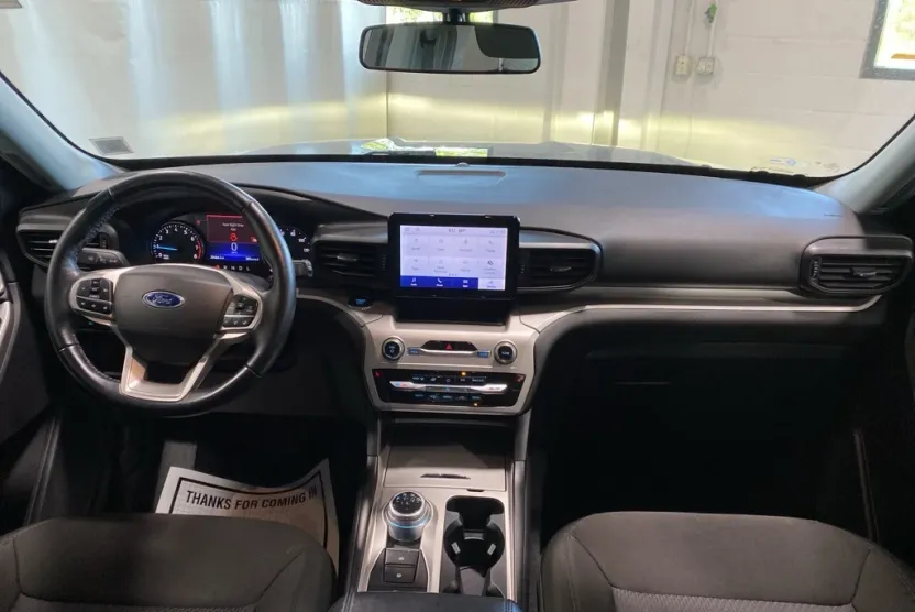 2022 Ford Explorer XLT photo 1
