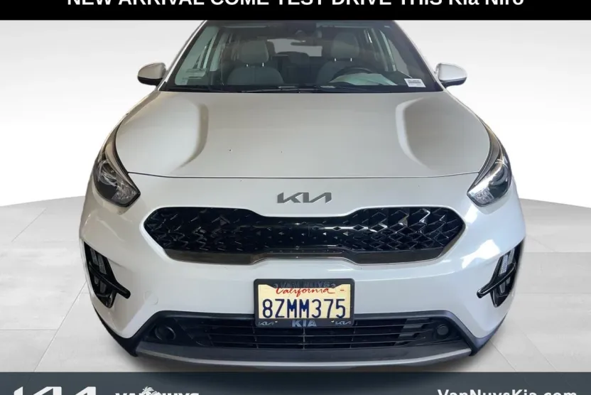 2022 Kia Niro LXS photo 1