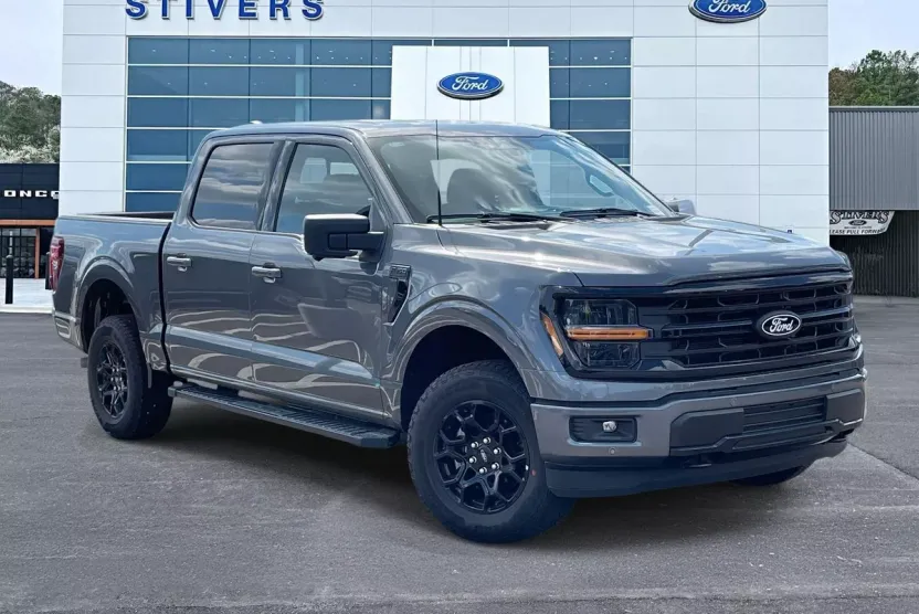 2025 Ford F-150 XLT photo 1