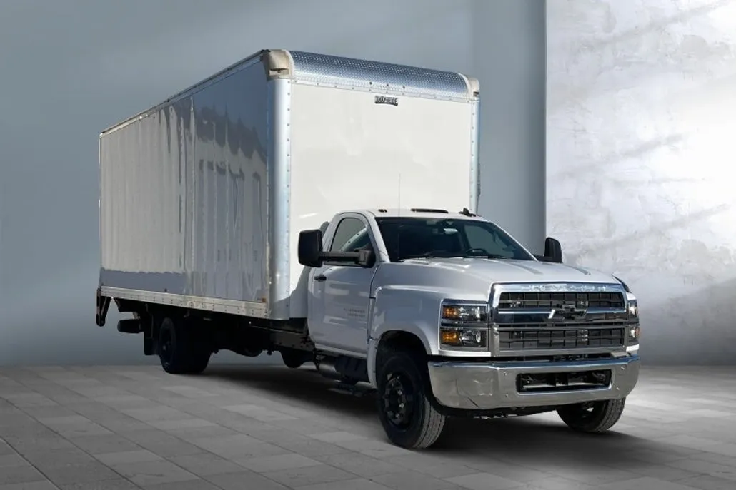 2023 Chevrolet Silverado 5500HD Work Truck photo 1