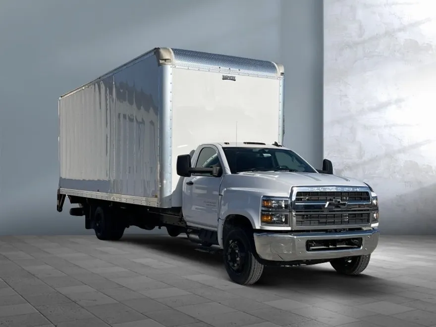 2023 Chevrolet Silverado 5500HD Work Truck photo 1