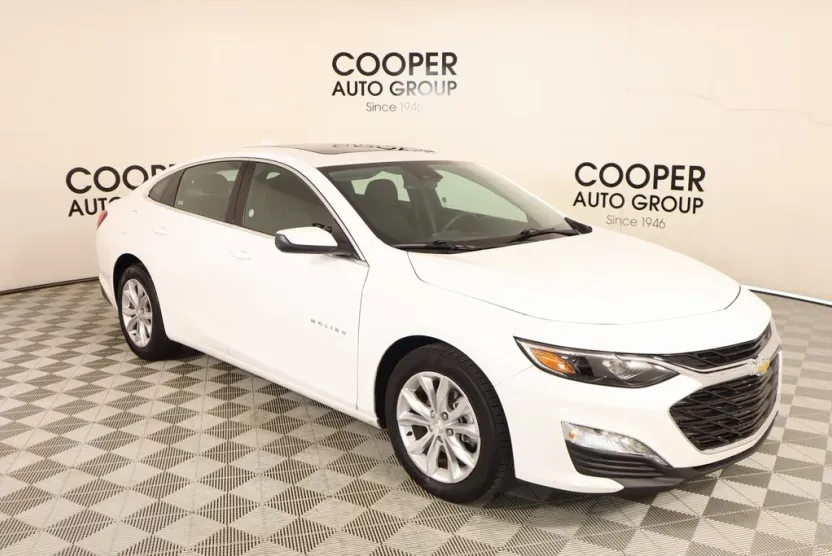 2024 Chevrolet Malibu 1LT photo 1