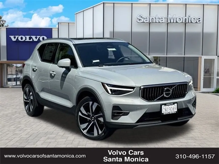 2024 Volvo XC40 Ultimate photo 1